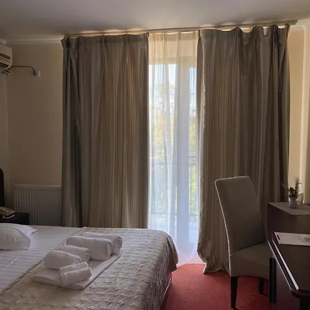 Hotel Mondial -